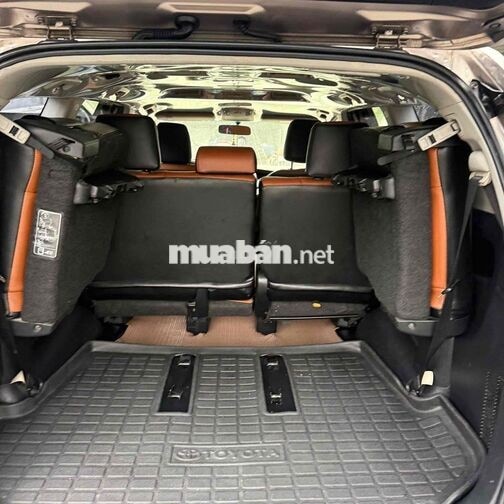 Toyota Innova E 2019 Số sàn Xám 7 chỗ