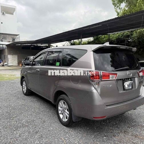 Toyota Innova E 2019 Số sàn Xám 7 chỗ