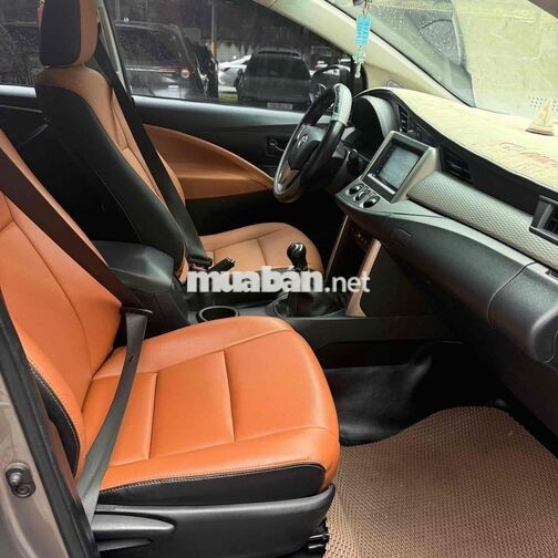 Toyota Innova E 2019 Số sàn Xám 7 chỗ