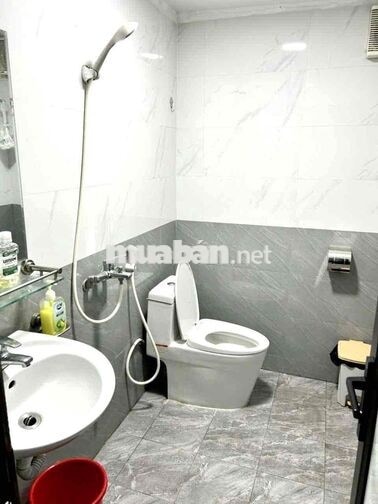 Chính chủ cho thuê nhà mặt phố 110 Tuệ Tĩnh