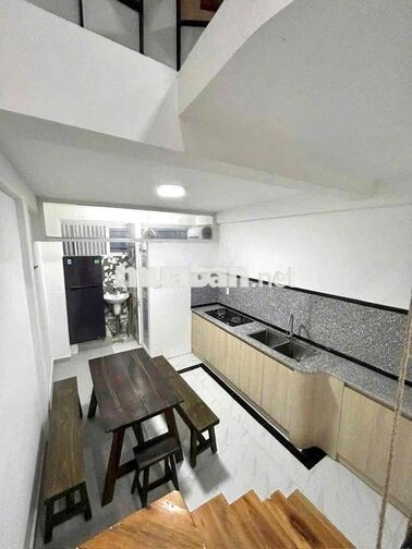 CHO THUÊ NHÀ NGUYÊN CĂN 3 PHÒNG NGỦ CÓ SÂN THƯỢNG FULL NỘI THẤT PHƯỜNG