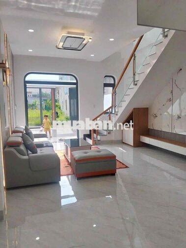 Nhà Phú Mỹ Mới Xây 3pn 2wc sẵn giường tủ , bàn ghế