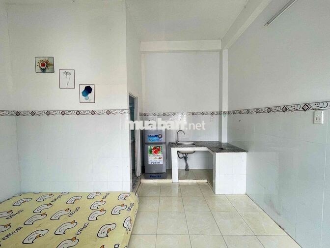 CHO THUÊ CĂN HỘ STUDIO BAN CÔNG - KẾ BÊN EMART PHAN VĂN TRỊ
