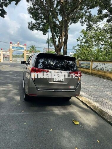 Toyota Innova 2.0E 2018 Số sàn Đồng ánh kim