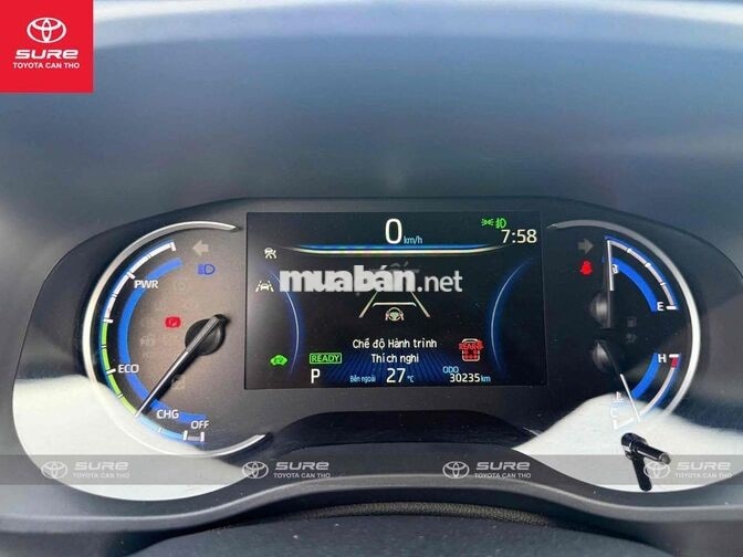 Toyota Innova Cross Hybrid 2024 Đen odo 30.000KM
