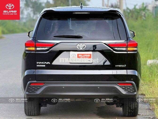 Toyota Innova Cross Hybrid 2024 Đen odo 30.000KM