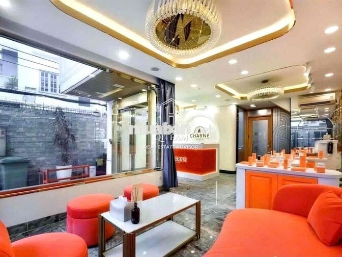 NGANG 15M CHO THUÊ GÓC 2 MẶT TIỀN SƯ VẠN HẠNH QUẬN 10