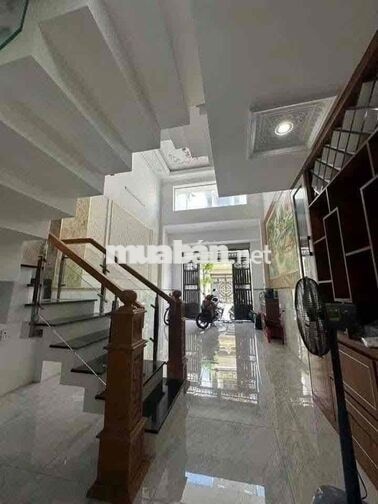 Cho Thuê Nhà DT 220m2 1Trệt 1Lửng 3Lầu 4Pn 5Wc Hẻm Ôtô