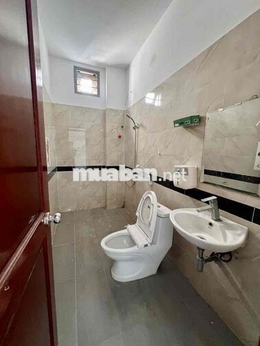 Cho Thuê Biệt Thự DT 10x40m 1Trệt 1Lầu 4Pn 4Wc Gara Ôtô Hẻm 1/ Ngắn