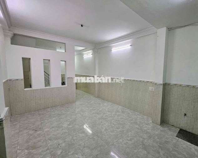 Cho thuê nhà Đường 14 BHHA 2PN 2WC