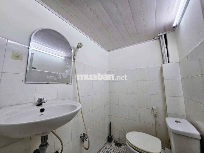 Cho thuê nhà Đường 14 BHHA 2PN 2WC