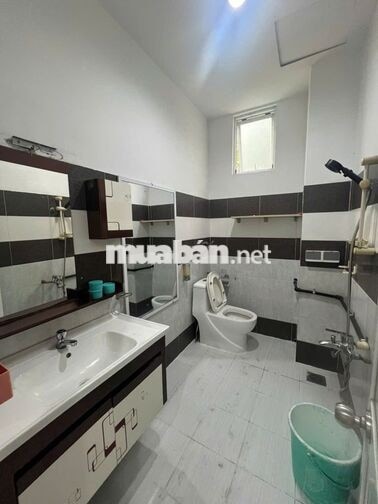 Nhà 5 tầng cho thuê - Phú Nhuận - Đầy đủ nội thất