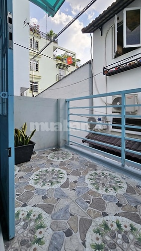 Cho thuê nhà nguyên căn Trần Quang Diệu, Q3 , 4PN chỉ 10tr