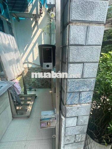 Phòng trệt, máy lạnh, gác cao!