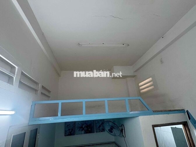 Phòng trệt, máy lạnh, gác cao!