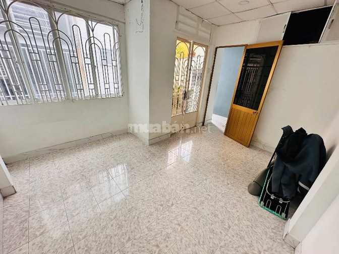 Bán nhà 360/6 Nguyễn Thị Minh Khai, phường 5, quận 3, Dt: 5x3m