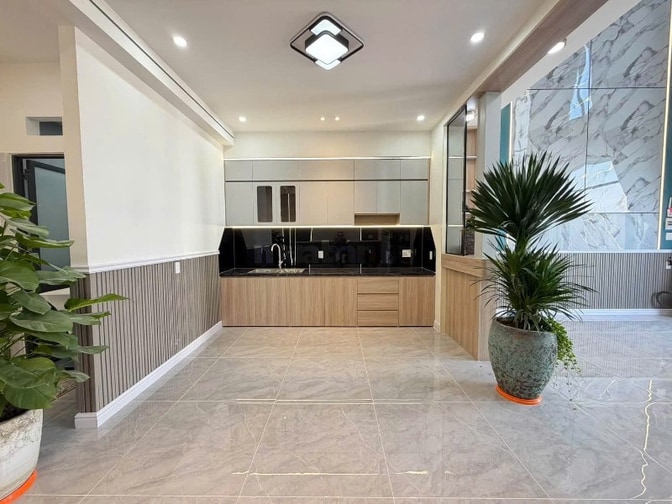 bán nhà sổ hồng riêng 5.2x20m thiết kế hiện đại