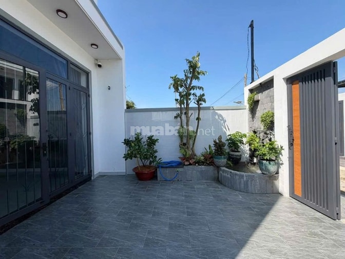 bán nhà sổ hồng riêng 5.2x20m thiết kế hiện đại