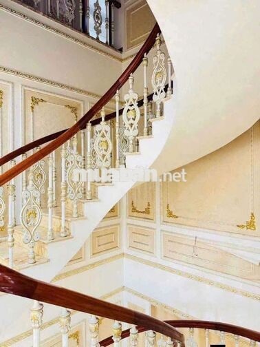 Biệtthự 3TẦNG GẦN  #800m2 (27❌27M)
#Thạnh_Lộc_Quận12 Có 450m2 Thổ cư.
