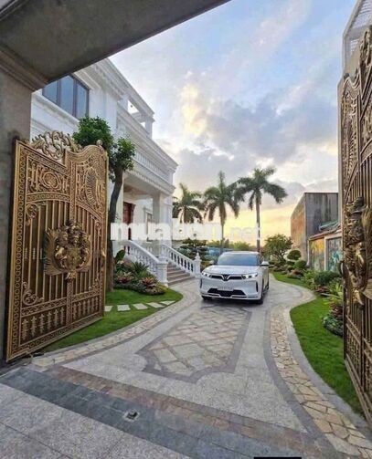 Biệtthự 3TẦNG GẦN  #800m2 (27❌27M)
#Thạnh_Lộc_Quận12 Có 450m2 Thổ cư.