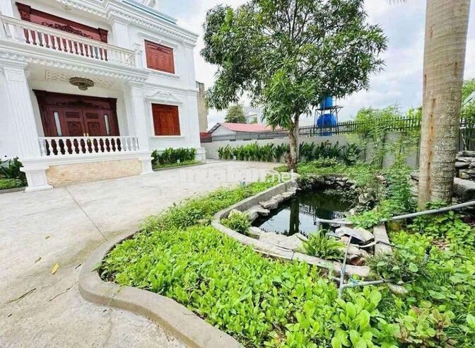 Biệtthự 3TẦNG GẦN  #800m2 (27❌27M)
#Thạnh_Lộc_Quận12 Có 450m2 Thổ cư.