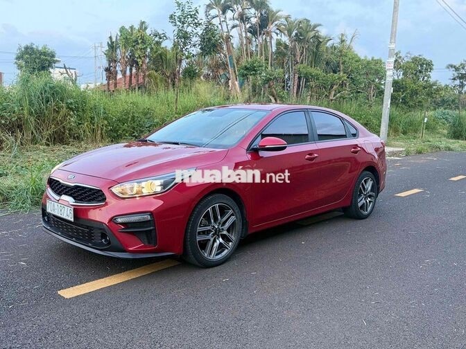 Kia Cerato Số tự động 5 chỗ màu Đỏ