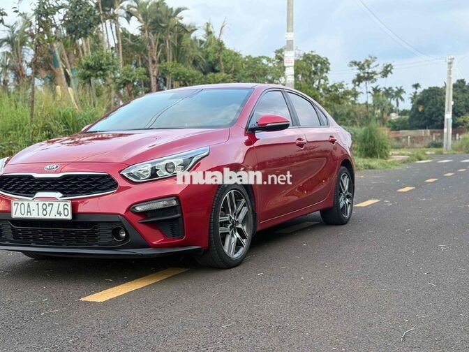 Kia Cerato Số tự động 5 chỗ màu Đỏ