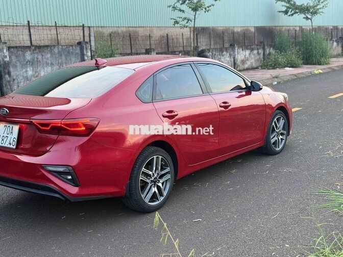 Kia Cerato Số tự động 5 chỗ màu Đỏ