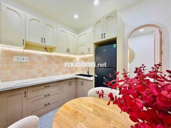 Nổi Bật 3 Tỷ 💵 3 Phòng Ngủ có Phòng Ngủ Tầng Trệt Đường Phan Huy Ích 📍