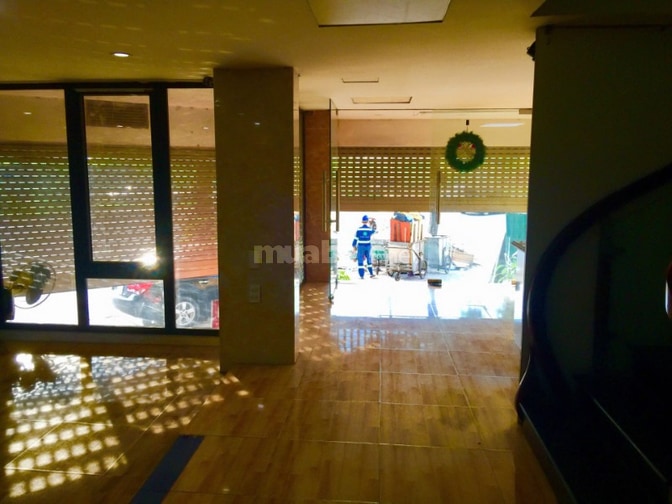 MBKD TÂY HỒ 40M2 2 MẶT TIỀN THANG MÁY 25TR/THÁNG