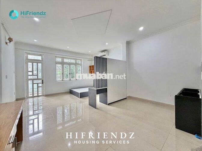 Khai trương studio ban công 40m2 ở được 3-4 người giá hạt dẻ