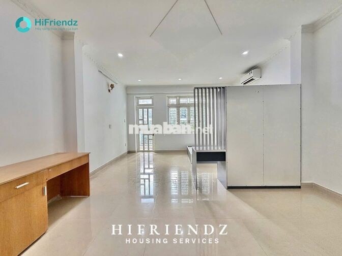 Khai trương studio ban công 40m2 ở được 3-4 người giá hạt dẻ