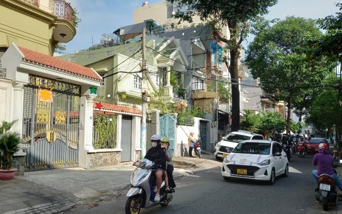 Cho thuê mặt bằng lối đi riêng MT Phan bội châu Bình thạnh 25 triệu.