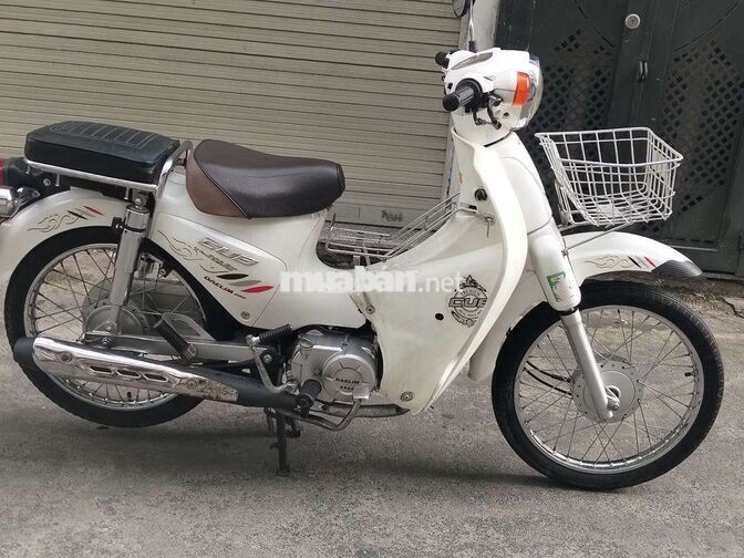Honda Cub Trắng Xăng 90% mới