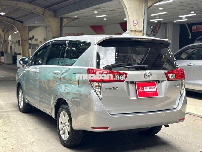 Toyota Innova 2.0E 2017 Số Sàn Bạc