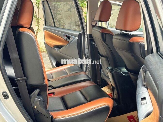 Toyota Innova 2.0E 2017 Số Sàn Bạc