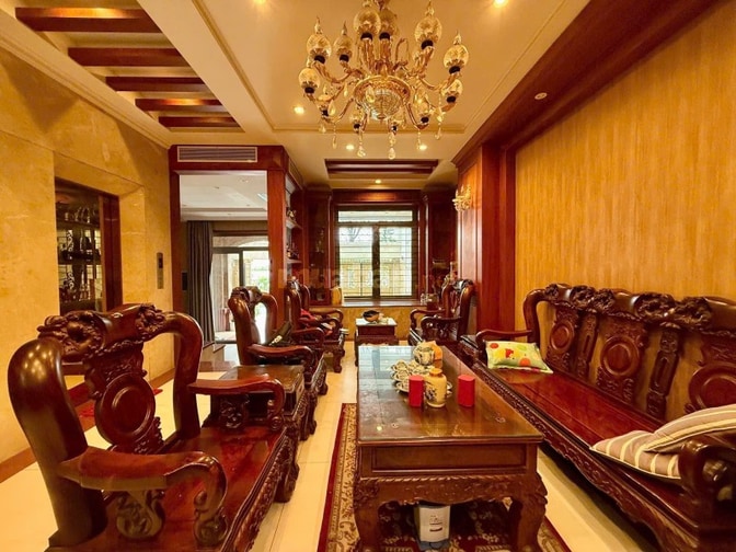 Bán Biệt thự Mặt tiền đường C12 ngay nhà ga T3,150m2 (7.5x20m) 5 tầng