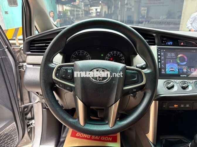 Toyota Innova 2.0E 2017 Số Sàn Bạc