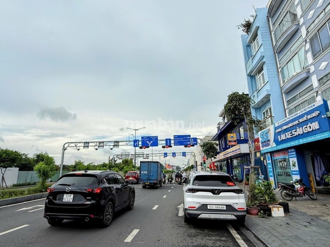 Bán Biệt thự Mặt tiền đường C12 ngay nhà ga T3,150m2 (7.5x20m) 5 tầng