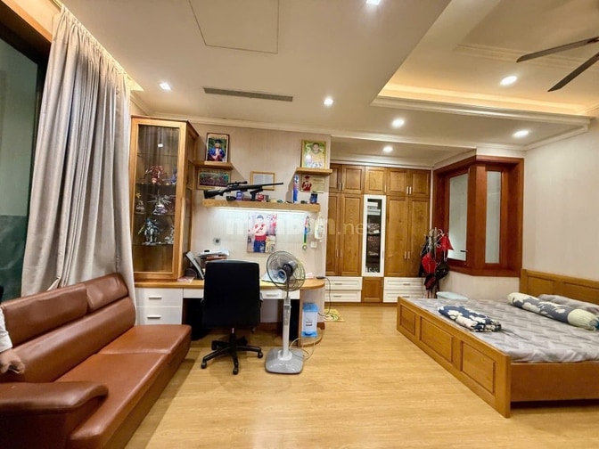 Bán Biệt thự Mặt tiền đường C12 ngay nhà ga T3,150m2 (7.5x20m) 5 tầng