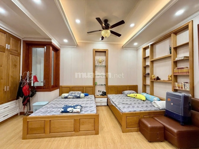 Bán Biệt thự Mặt tiền đường C12 ngay nhà ga T3,150m2 (7.5x20m) 5 tầng