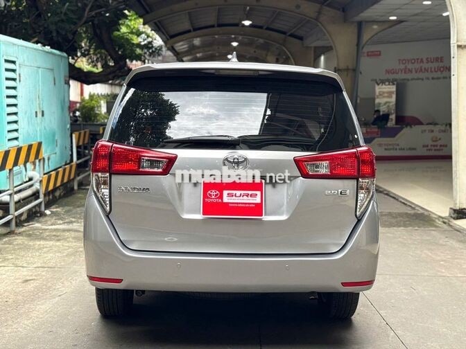 Toyota Innova 2.0E 2017 Số Sàn Bạc