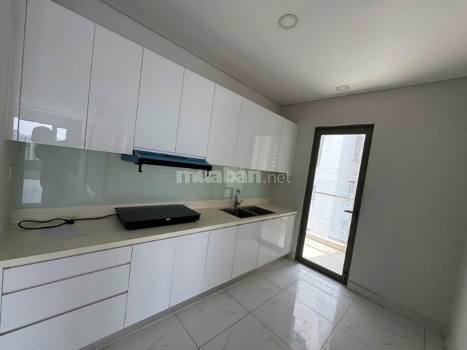 117m2, căn góc, 3PN, Chung cư Oriental Plaza -Tân Phú giá thuê 13 tr/t