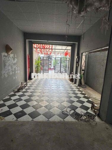 MB SAU LƯNG NHÀ THỜ Hạnh Thông Tây 656