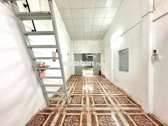 KIOT VỪA Ở VỪA KINH DOANH GẦN TRƯỜNG ĐẠI HỌC IUH