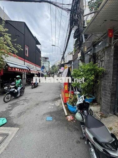MB SAU LƯNG NHÀ THỜ Hạnh Thông Tây 656