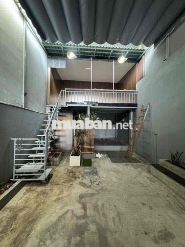 MB SAU LƯNG NHÀ THỜ Hạnh Thông Tây 656