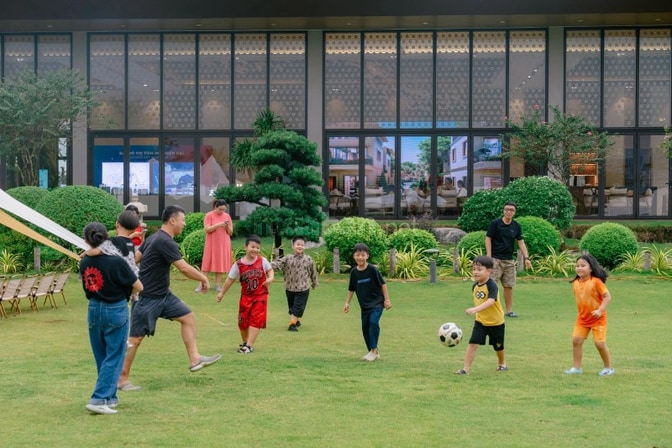 Nhà Phố Izumi City Mặt Tiền Kênh Cảnh Quan Lớn - Sống Giữa Mảng Xanh