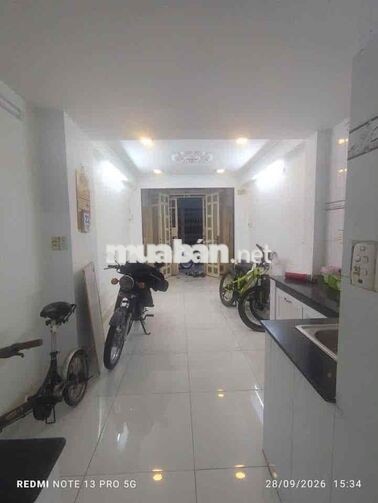cho thuê nhà NGUYỄN TIÊU LA Q10. 3 tấm giá chỉ 12,5tr