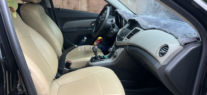 Chevrolet Cruze LS 2014 màu đen - Xe gia đình sử dụng - Odo 90.000km